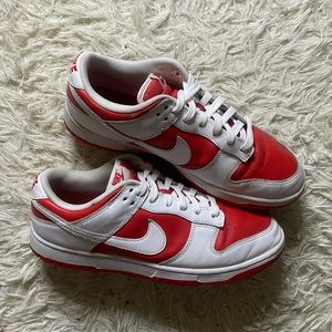 Nike dunk low championship red Sz 11